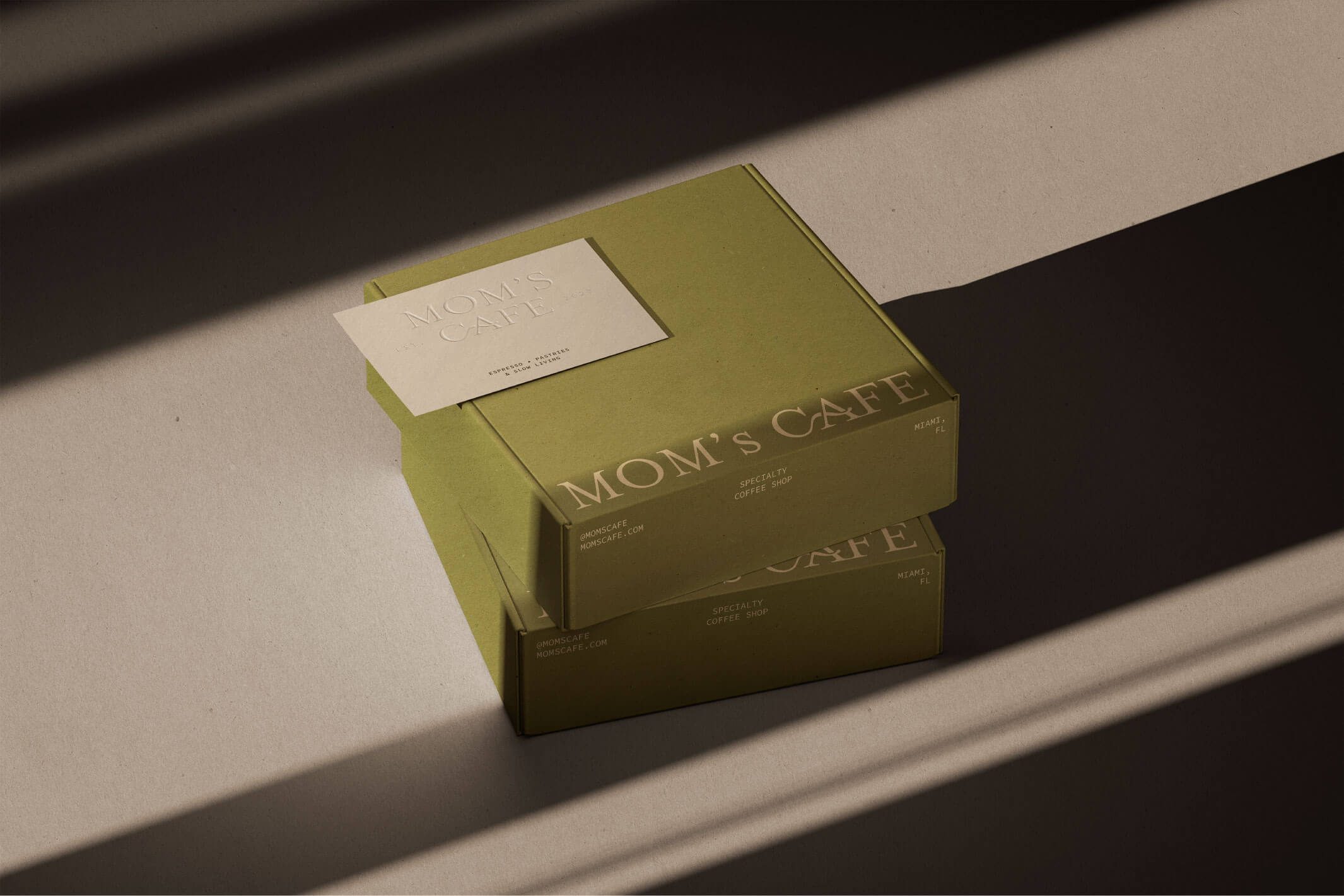 Mom's Cafe branding